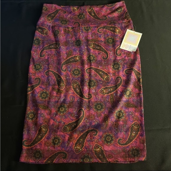 LuLaRoe Dresses & Skirts - Lularoe Cassie Paisley Pencil Skirt NWT Women’s Small‎